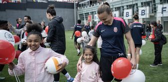 ABB FOMGET'li futbolcular, ihtiyaç sahibi çocuklarla buluştu