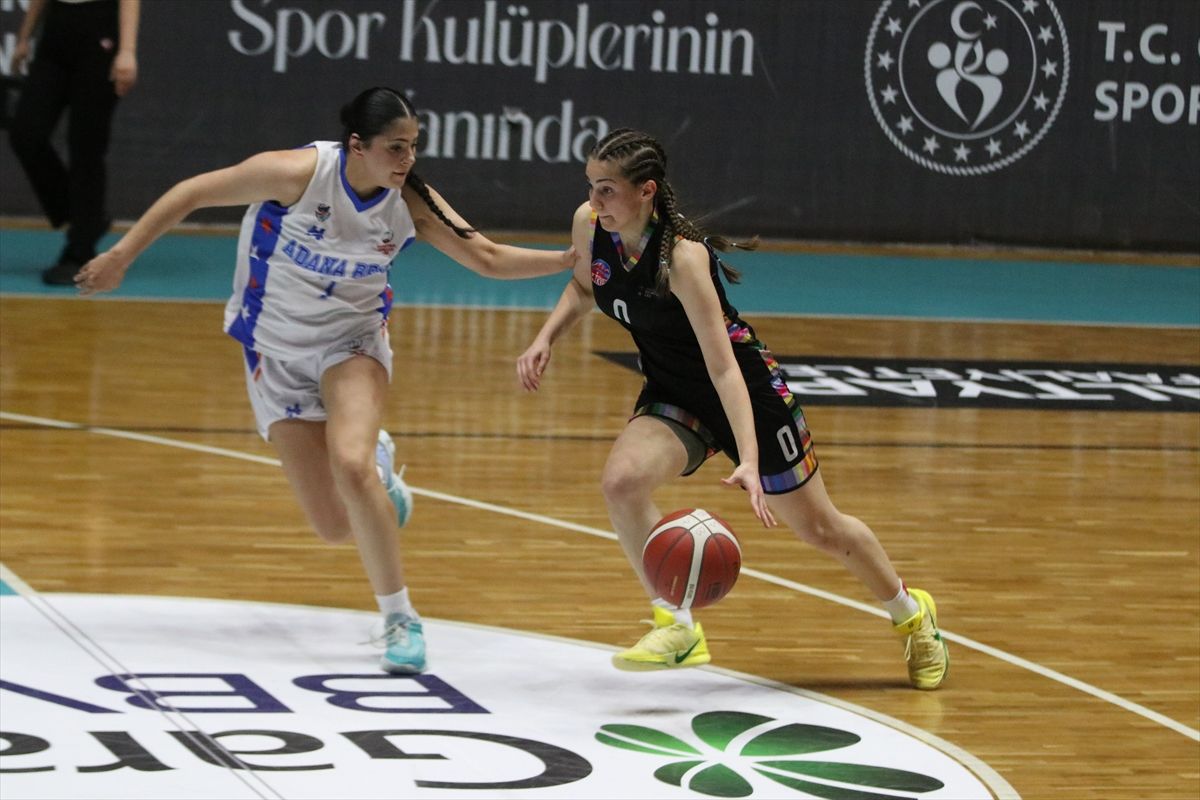 Adana'da 18 Yaş Altı Kız Basketbol Türkiye Şampiyonası başladı