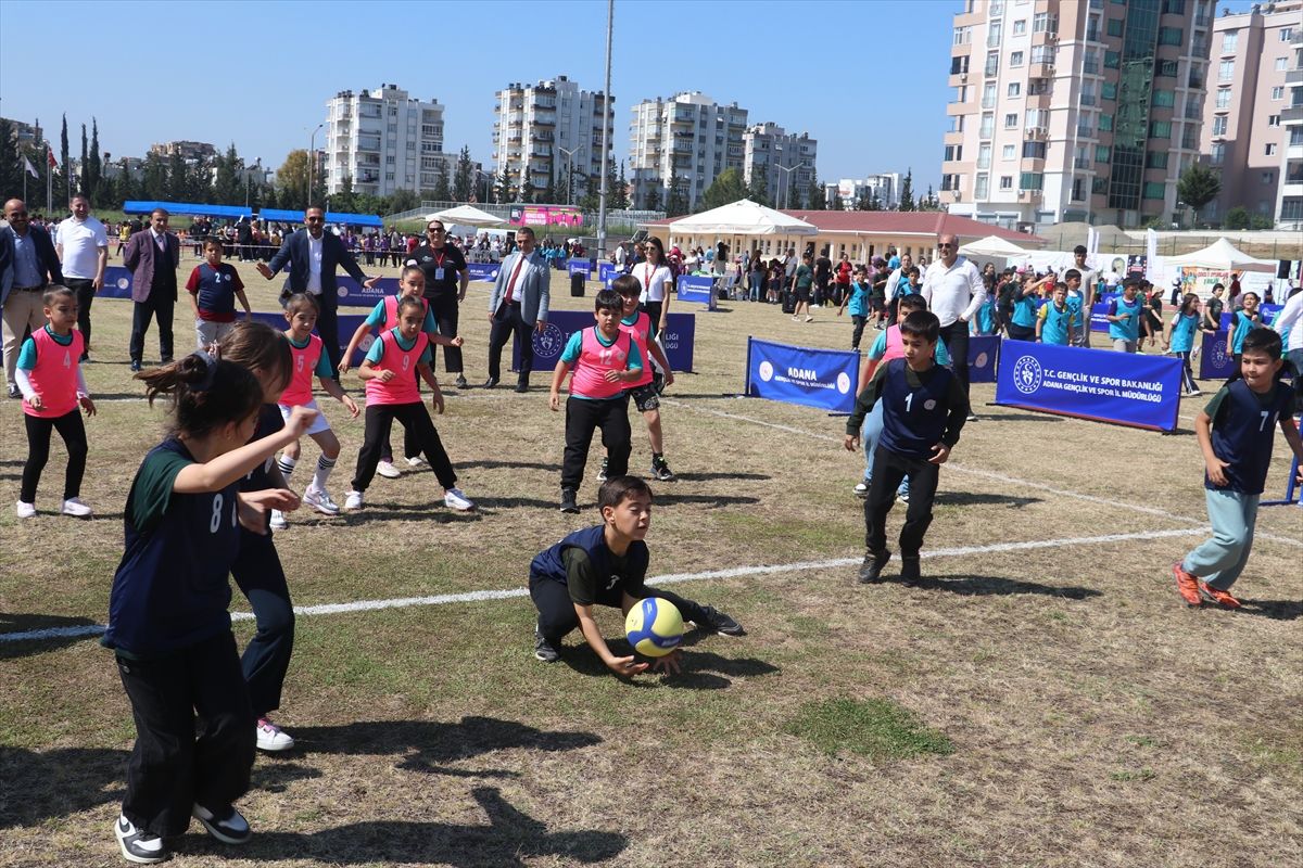 Adana'da çocuklar geleneksel oyunlarda final mücadelesi verdi