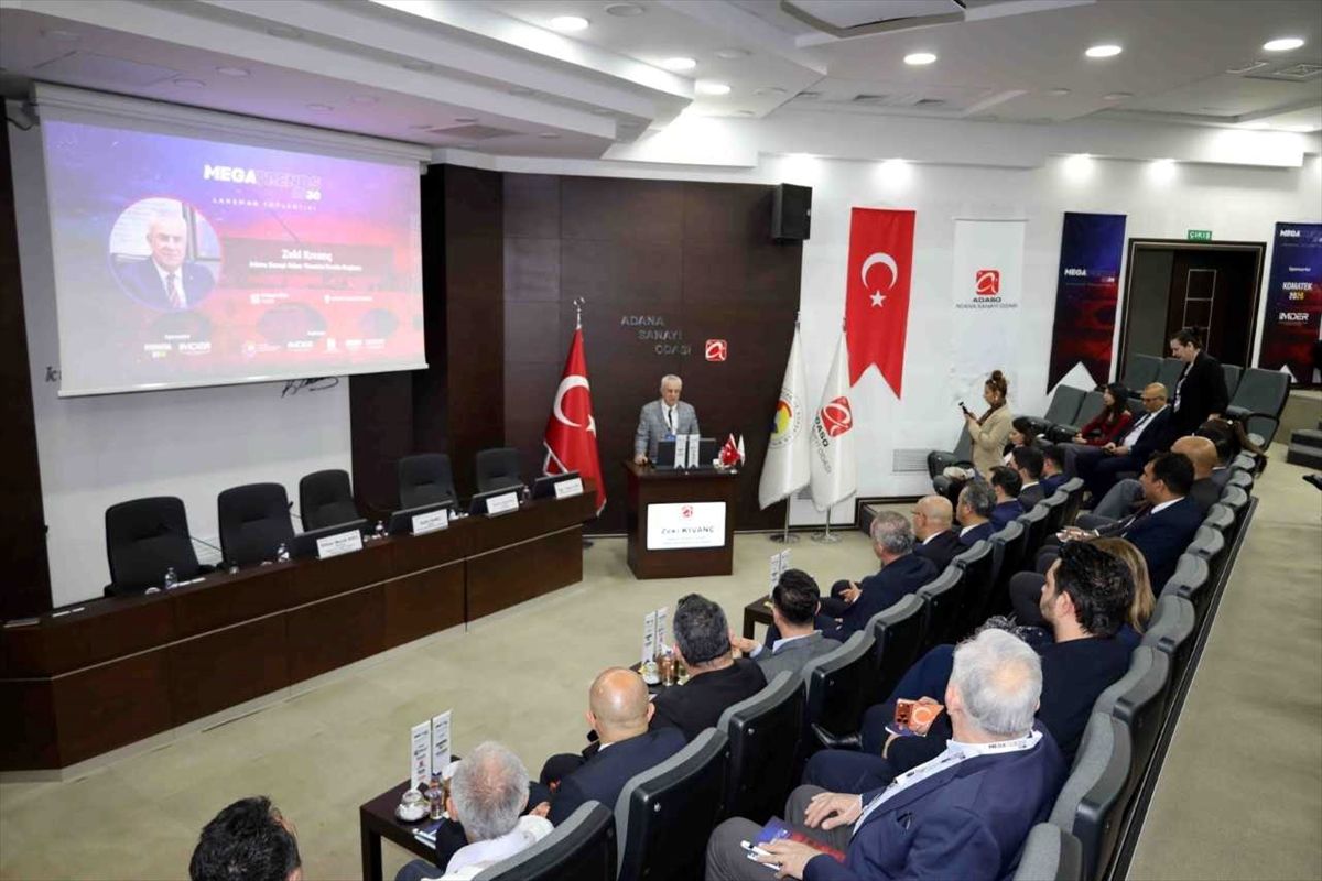 Adana'da iş makineleri, inşaat ve altyapı sektörlerinin geleceği ele alındı