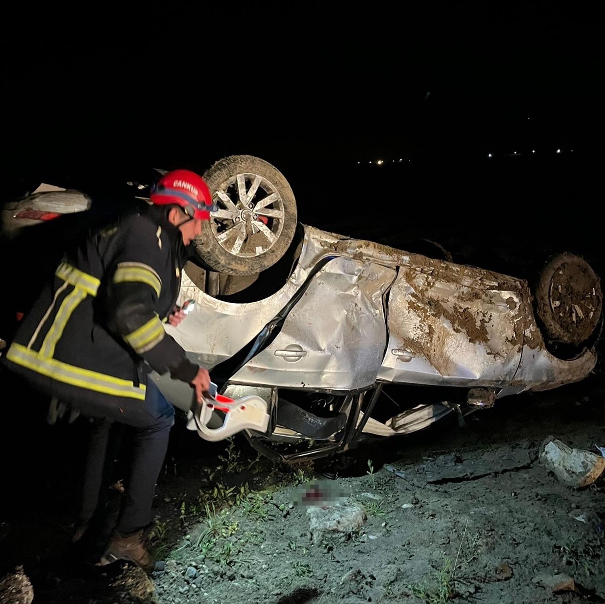 Adana'da takla atan otomobildeki 1 kişi öldü, 3 kişi yaralandı