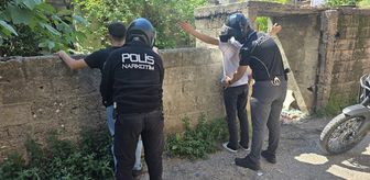 Adana metruk binalarda uyuşturucu denetimi yapıldı