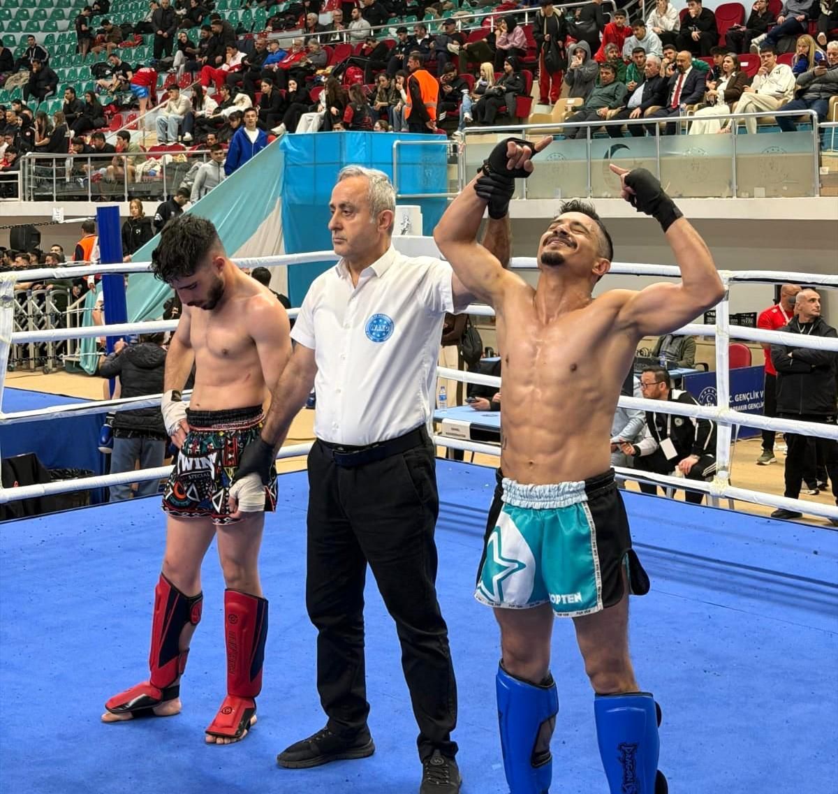 ADÜ öğrencisi Kick Boks'ta Türkiye Şampiyonu oldu