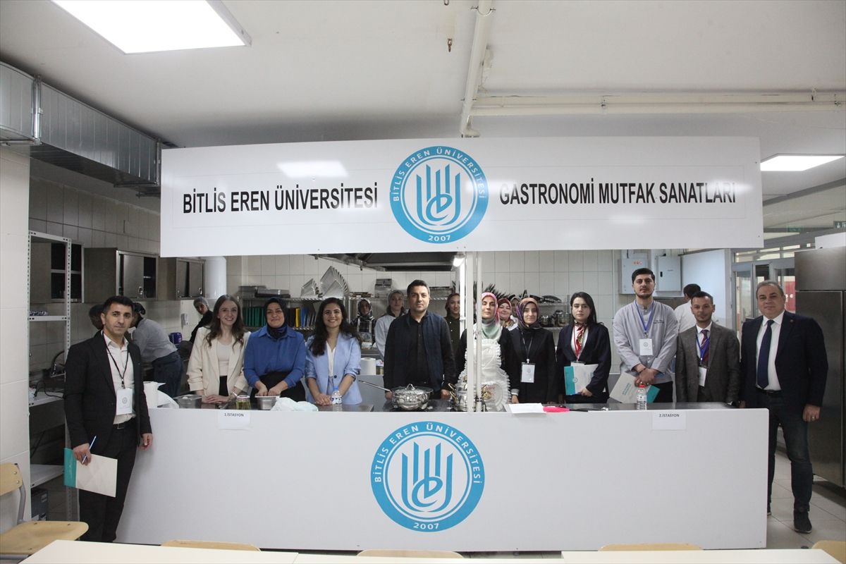 Ahlat'ta ödüllü yemek yarışması düzenlendi