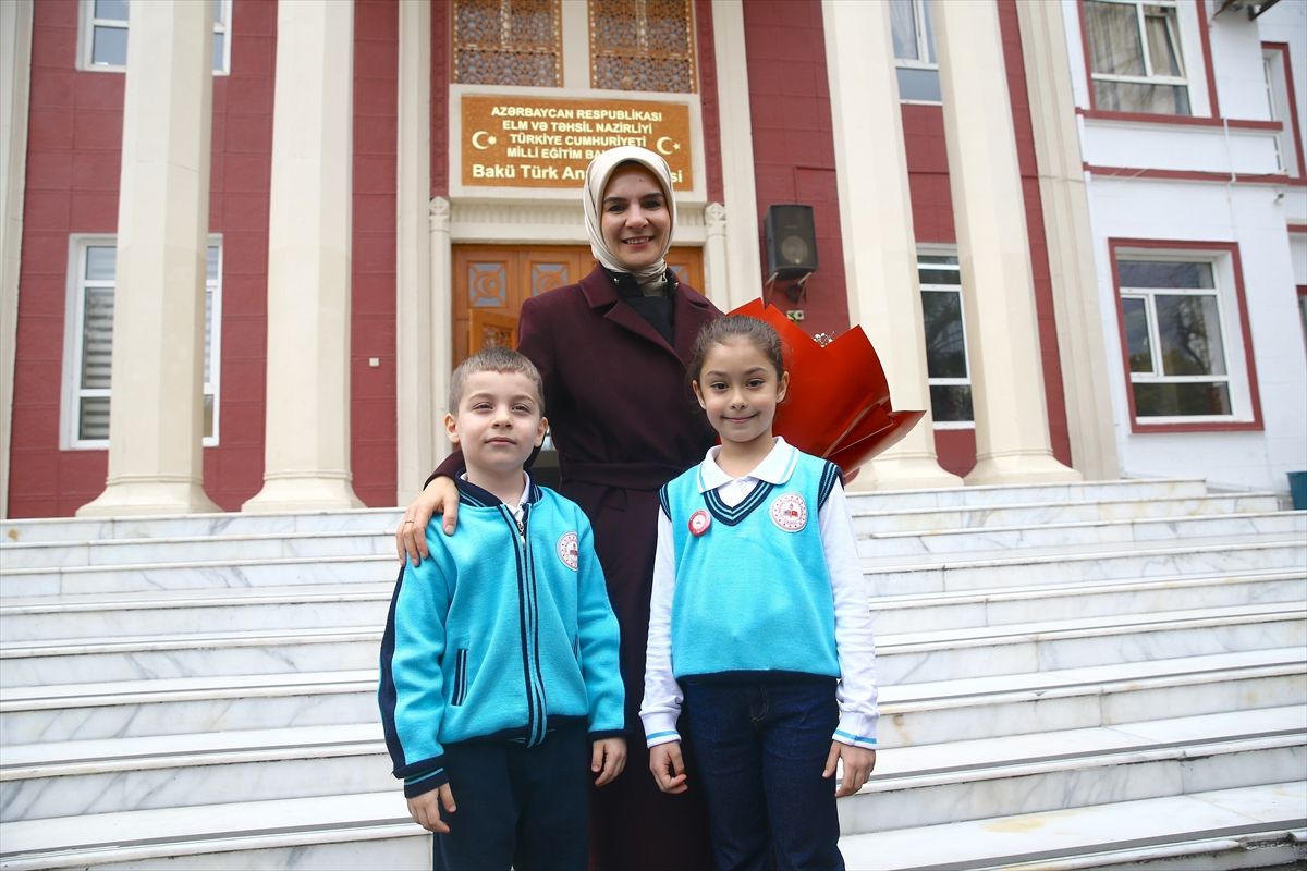 Aile ve Sosyal Hizmetler Bakanı Mahinur Göktaş, Bakü Türk Anadolu Lisesi'ni ziyaret etti