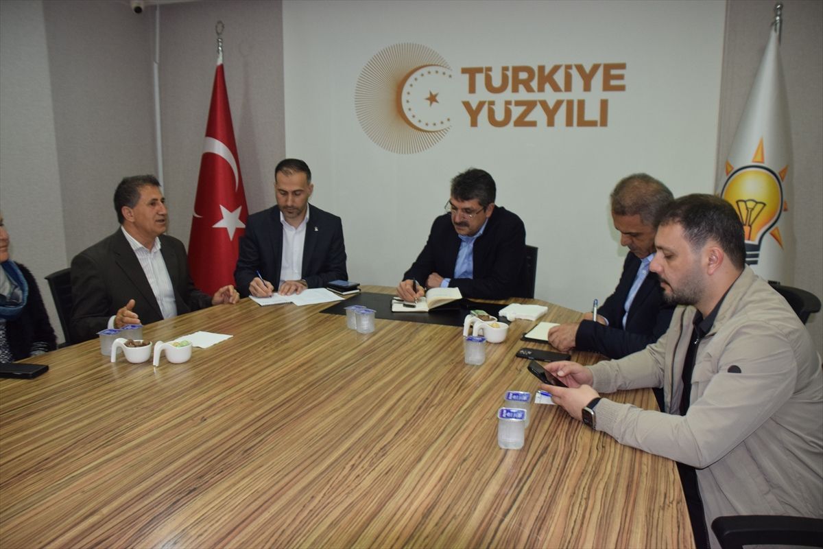 AK Parti Batman Milletvekili Ferhat Nasıroğlu, vatandaşlarla görüştü