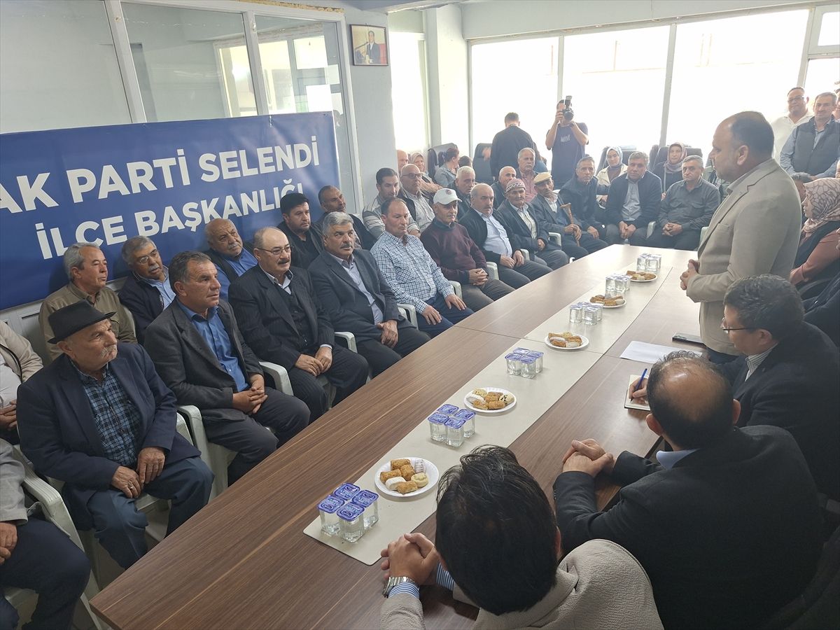 AK Parti Manisa'da 'Bölgesel Mahalle Başkanları Toplantısı'nı yaptı