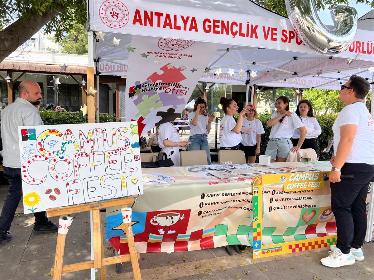 Akdeniz Üniversitesi'nde 'Kampüs Kahve Festivali' başladı