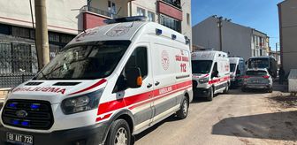Aksaray'da otomobil ile özel halk otobüsünün çarpışması sonucu 4 kişi yaralandı