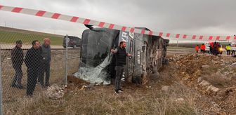 Aksaray'da tur otobüsünün devrilmesi sonucu 15 kişi yaralandı