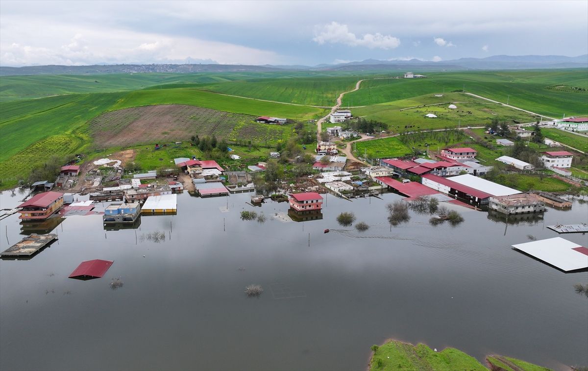 Ambar Barajı dolunca su altında kalan havzadaki yapılar dronla görüntülendi