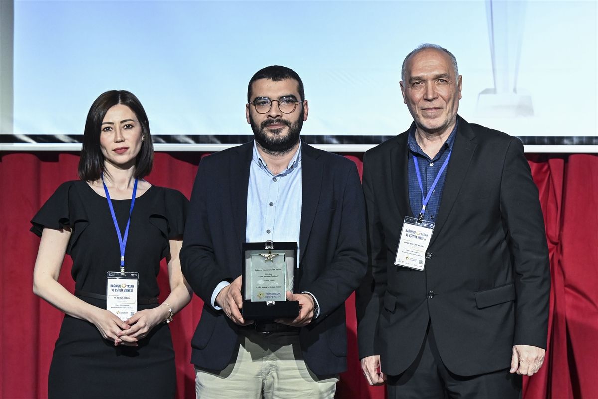 Anadolu Ajansının 'Eller Konuşur' projesine Altın Dokunuş Ödülü