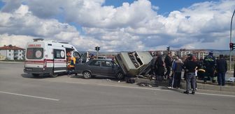 Ankara'da iki otomobilin çarpıştığı kazada 3 kişi yaralandı