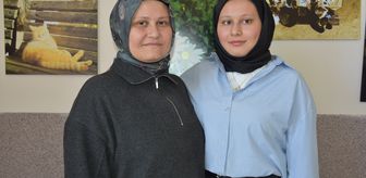 Anne ile kızı üniversitede sınıf arkadaşı oldu