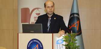 Antalya'da 'Cumhuriyet ve Türk Kanunu Medenisi'nin Normatif Temelleri' paneli düzenlendi