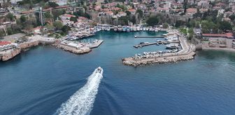 Antalya'da deniz polisleri karakol botlarıyla mavi sularda her daim teyakkuzda