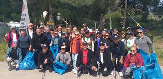 Antalya'da kamp ve karavan tutkunları Olympos'ta çevre temizliği yaptı