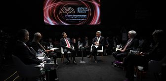 Antalya Diplomasi Forumu kapsamında 'Belirsizliklerin Yönetilmesinde Stratejik İletişim' paneli düzenlendi