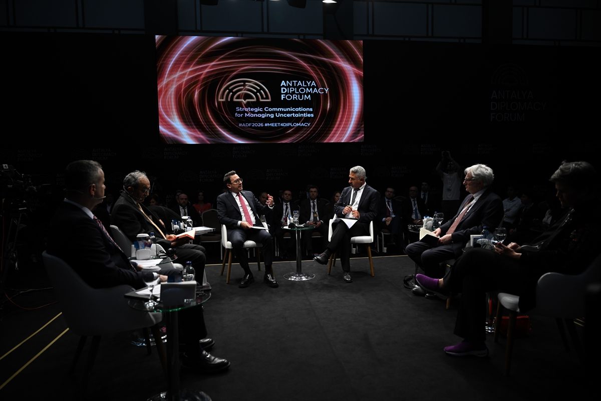 Antalya Diplomasi Forumu kapsamında 'Belirsizliklerin Yönetilmesinde Stratejik İletişim' paneli düzenlendi