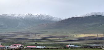 Ardahan'da kar ve dolu etkili oldu