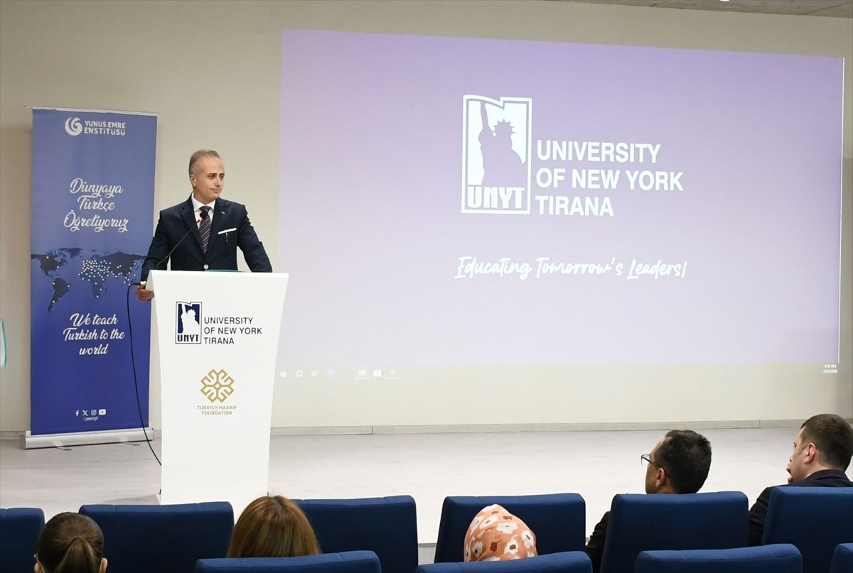 Arnavutluk'ta düzenlenen Tiran Fotoğraf Maratonu'nda dereceye girenlere ödülleri verildi