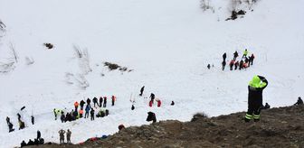 Artvin'de çığ altında kalan çobanı arama çalışmalarına devam edildi