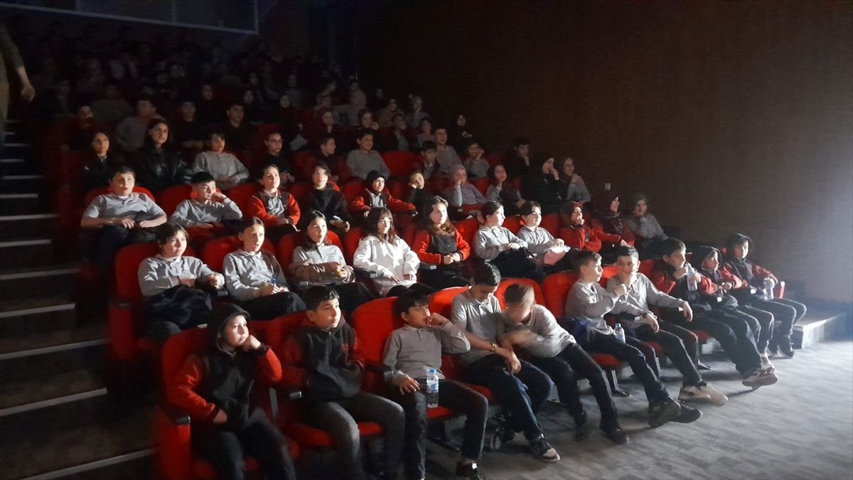 Asarcık'ta öğrencilere yönelik sinema günleri düzenlendi