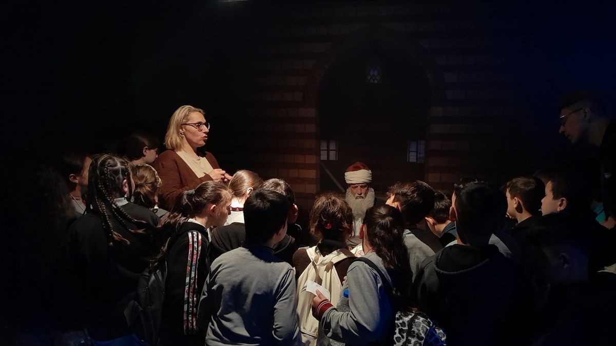 Asarcık'ta öğrenim gören öğrenciler Samsun Müzesi'ni gezdi