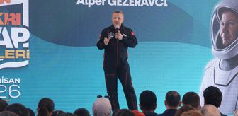 Astronot Alper Gezeravcı, Çankırı'da kitapseverlerle buluştu