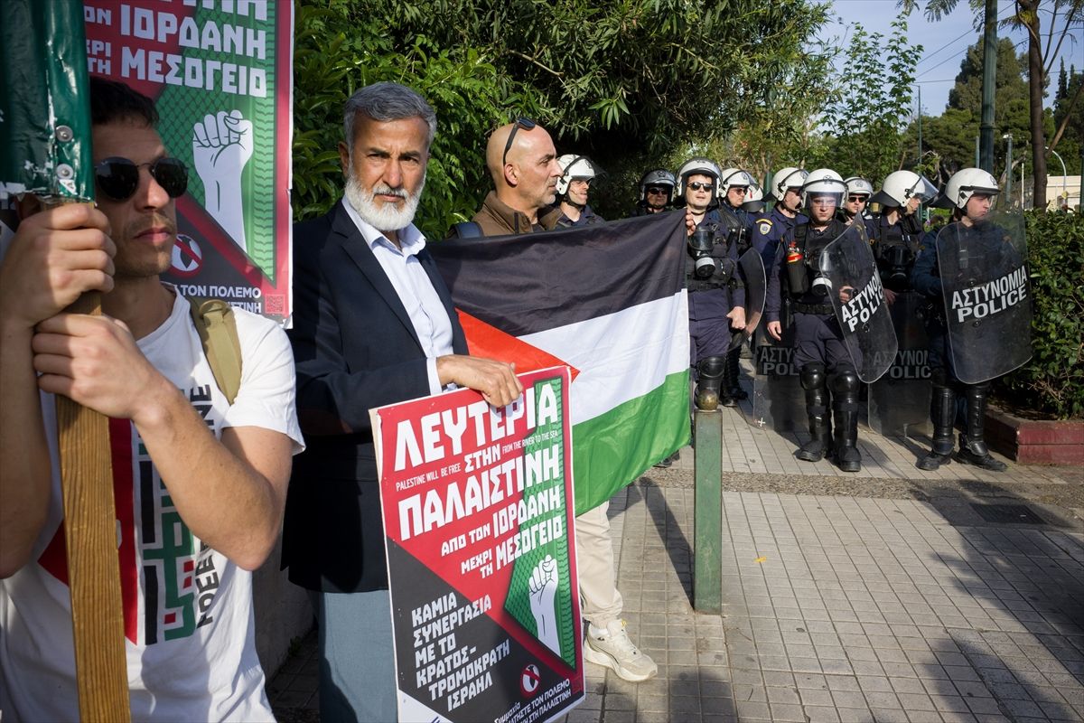 Atina'da İsrail'in Küresel Sumud Filosu'na saldırısı protesto edildi