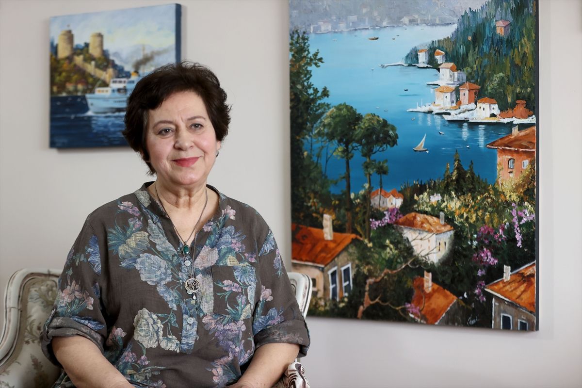 Atölyeye dönüştürdüğü evinde hayallerini tuvallere yansıtıyor