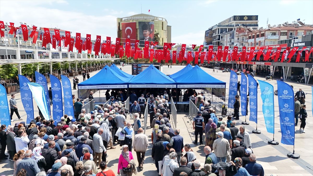 Aydın Büyükşehir Belediyesi ata tohumundan üretilen 80 bin fide dağıttı