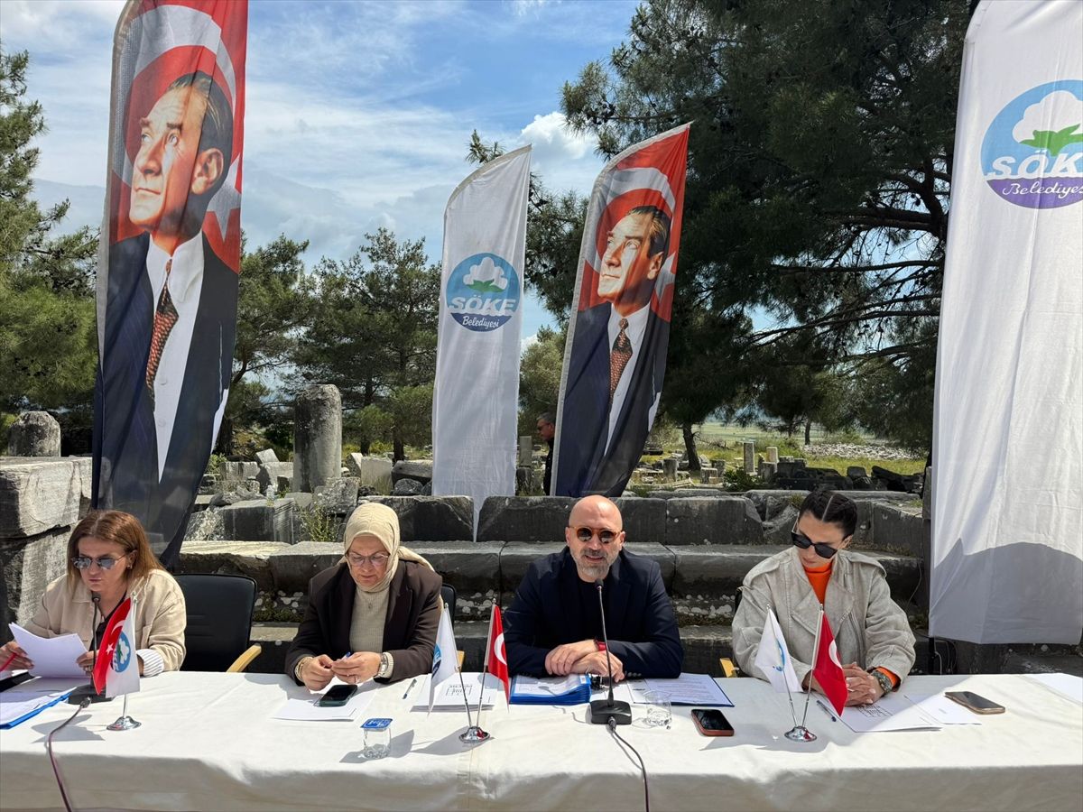 Aydın Söke'de meclis toplantısı Priene Antik Kenti'nde yapıldı