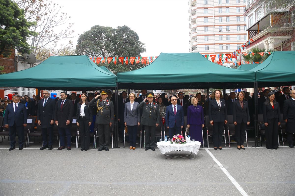 Azerbaycan'da 23 Nisan Ulusal Egemenlik ve Çocuk Bayramı kutlandı