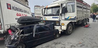 Bağcılar'da freni boşalan kamyon 8 araca zarar verdi