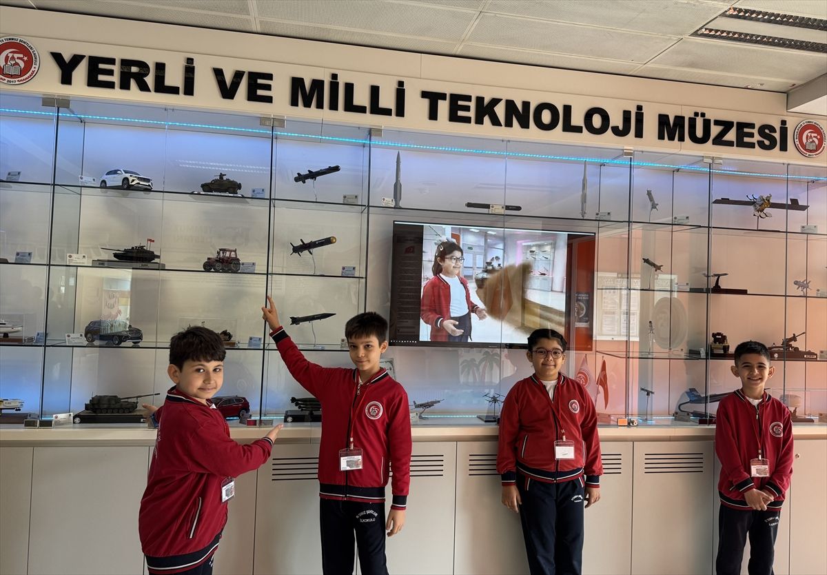 Bahçelievler'de bir ilkokulda oluşturulan "Yerli ve Milli Teknoloji Gurur Müzesi" açıldı