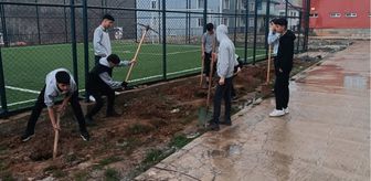Bahçesaray'da 1300 fidan toprakla buluşturuldu