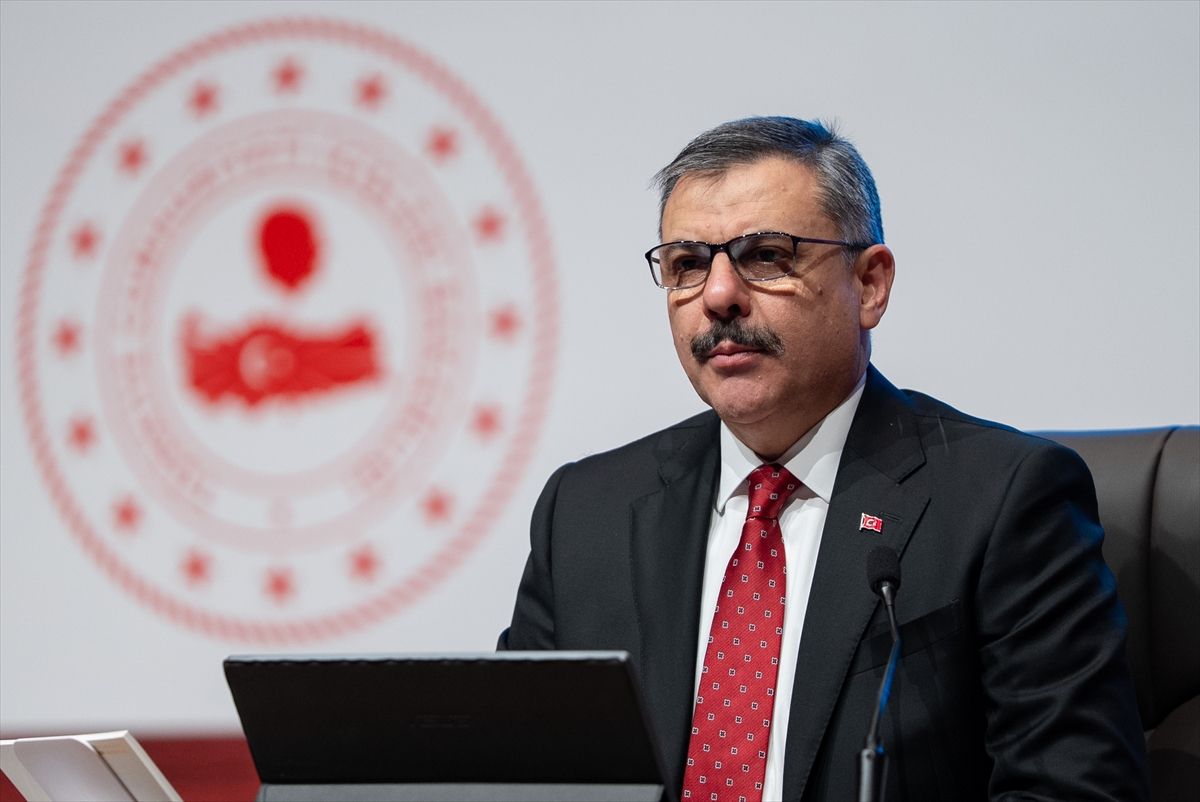 Bakan Çiftçi, Jandarma ve Sahil Güvenlik Akademisi'nde subay ve astsubay adaylarıyla bir araya geldi
