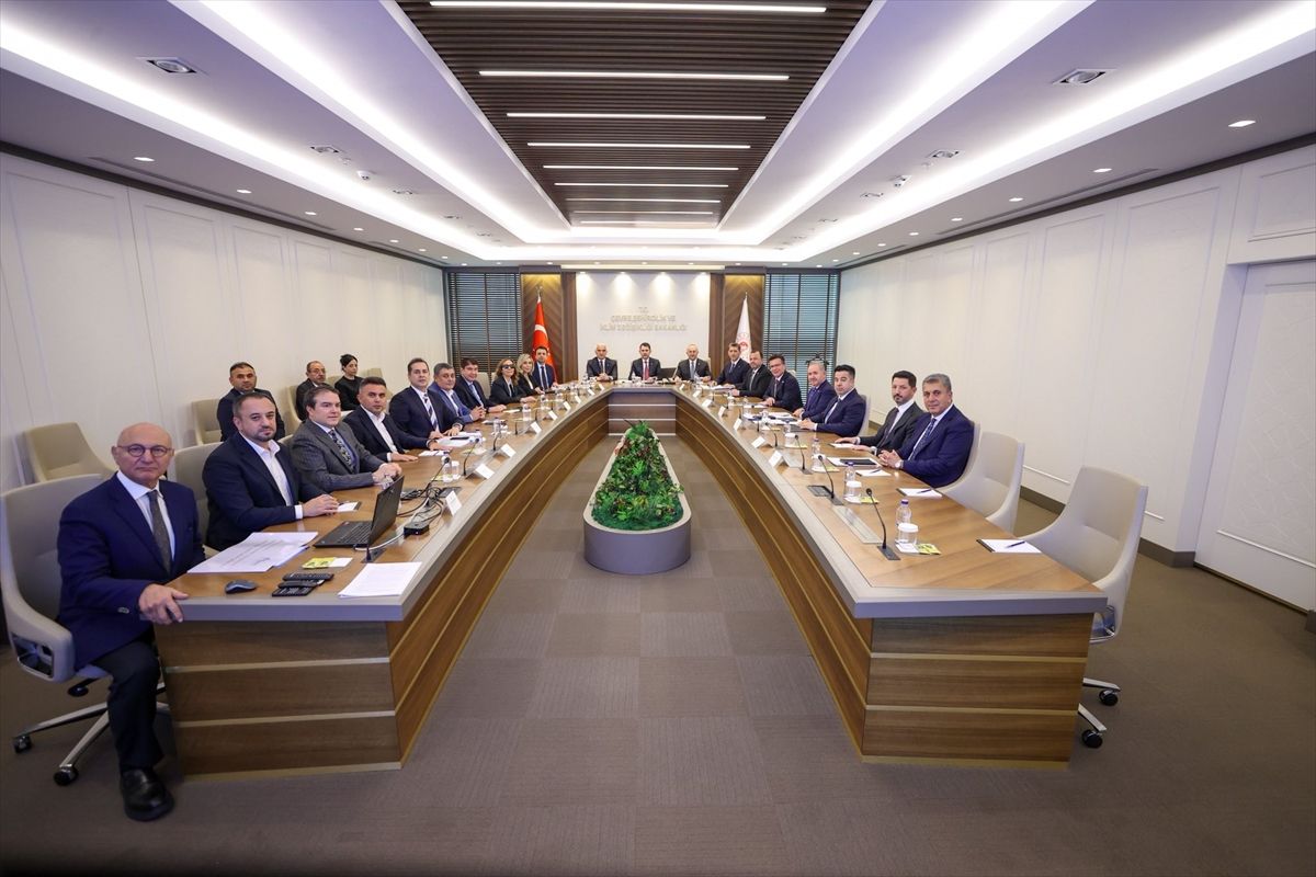 Bakan Kurum ve Bakan Ersoy'dan COP31 Zirvesi'ne ilişkin toplantı