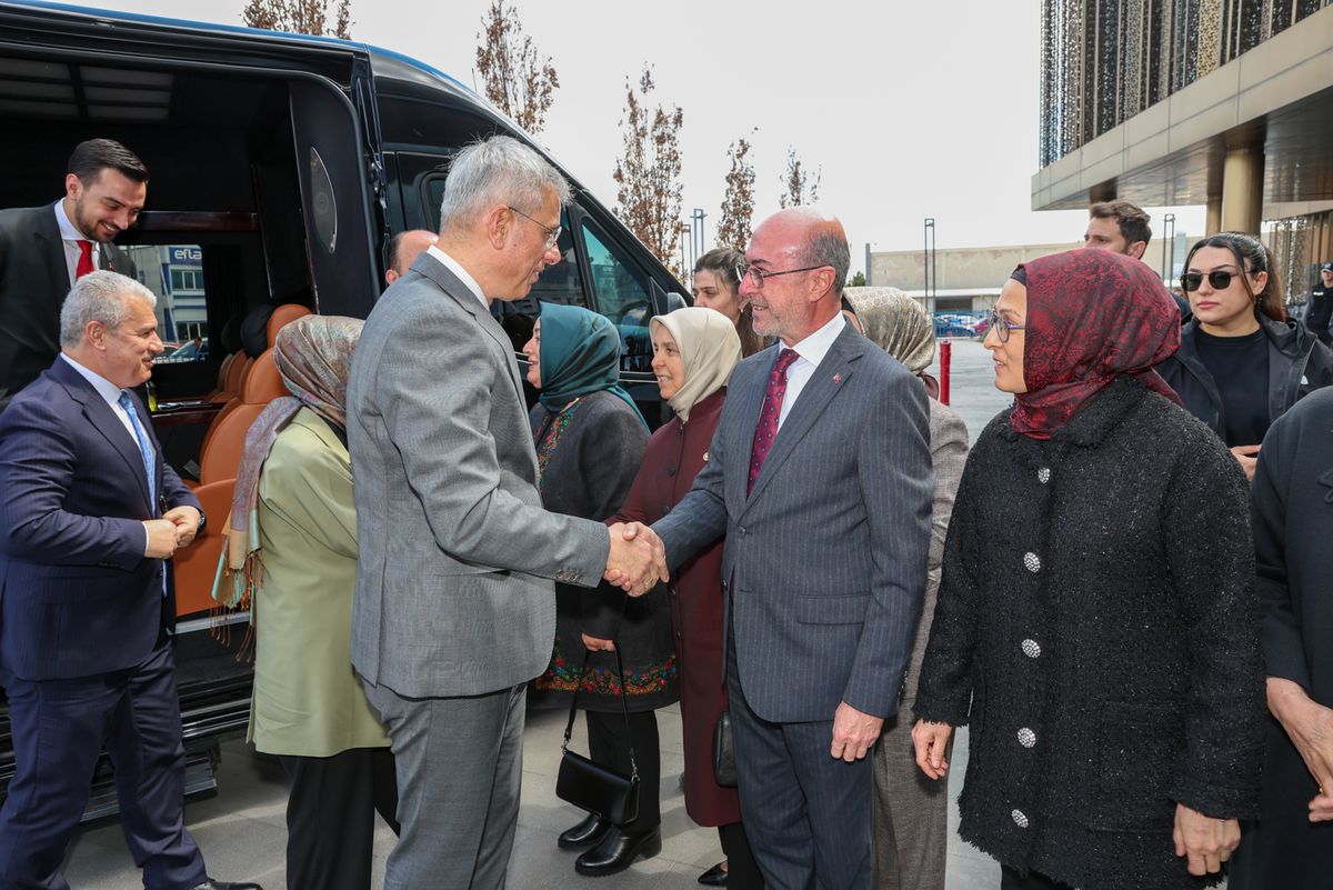 Sağlık Bakanı Memişoğlu'ndan Sağlık Yatırımları ve Erken Teşhis Çağrısı