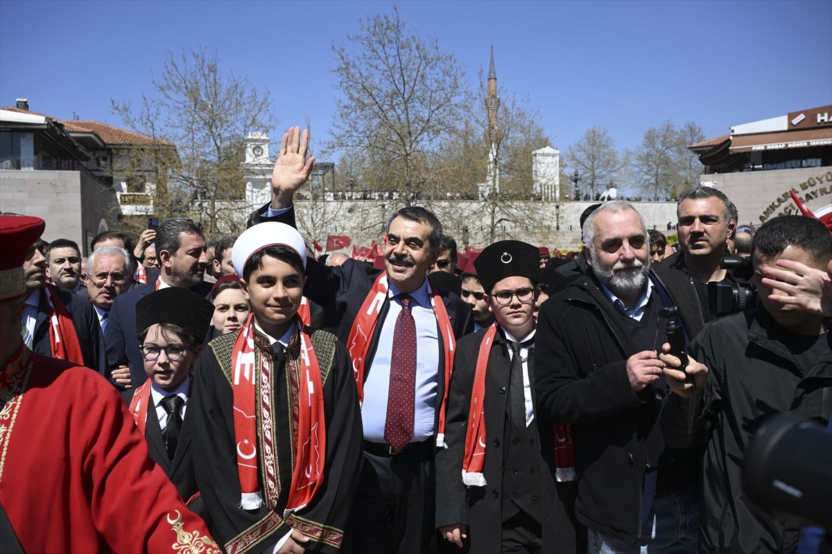 Bakan Tekin, öğrencilerin katılımıyla Birinci Meclis'te düzenlenen etkinlikte konuştu Açıklaması