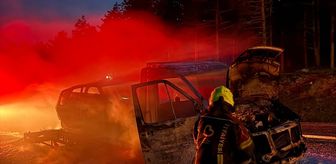 Balıkesir'de çekici ve üzerindeki otomobil yandı