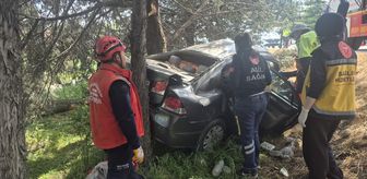 Balıkesir'de devrilen otomobilin sürücüsü hayatını kaybetti