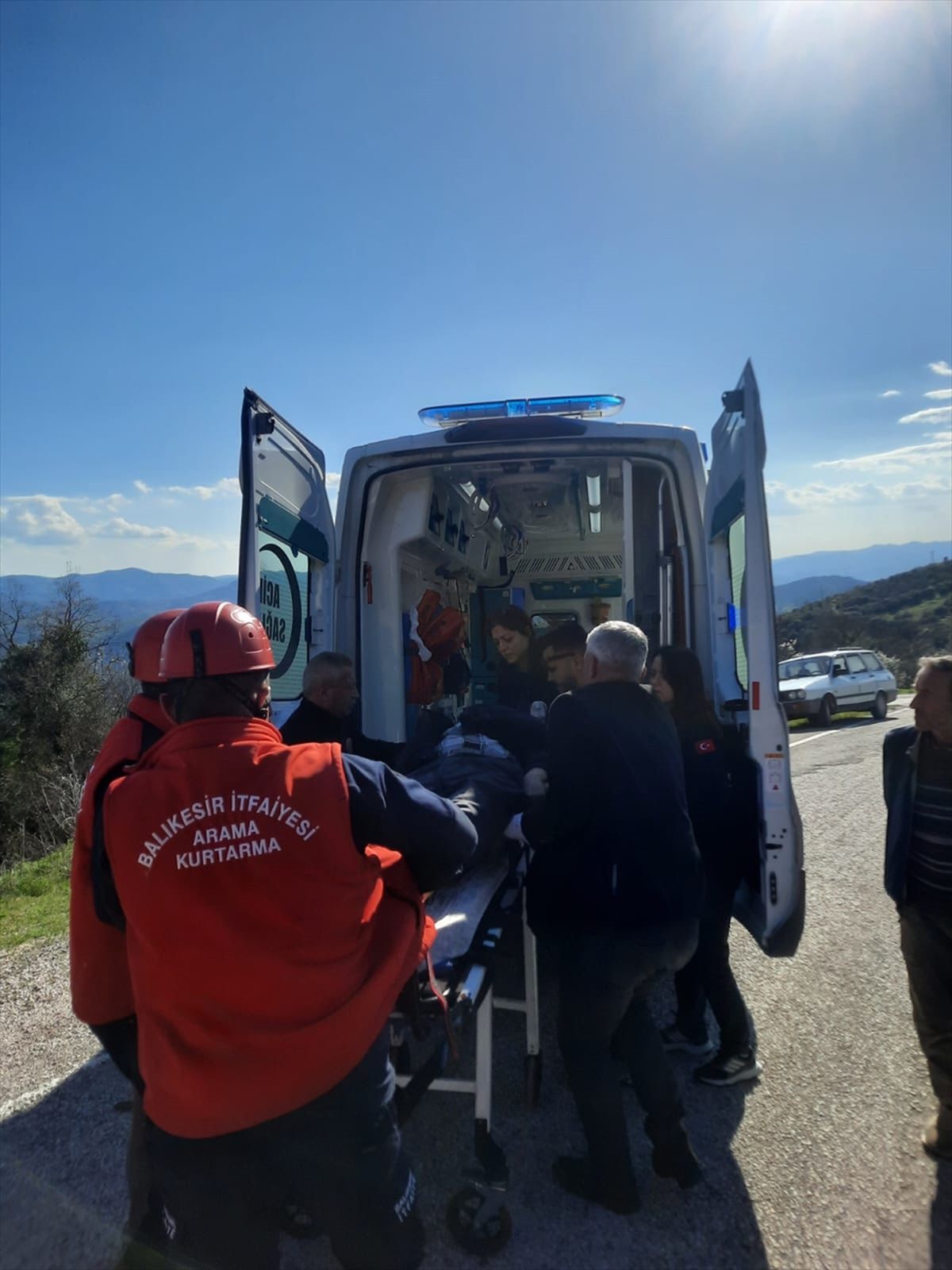 Balıkesir'de devrilen traktörün altında kalan sürücü yaşamını yitirdi