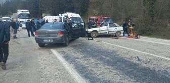 Balıkesir'de iki otomobilin çarpışması sonucu 7 kişi yaralandı