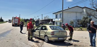 Balıkesir'de iki otomobilin çarpıştığı kazada 6 kişi yaralandı