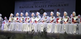 Başakşehir'de hafızlık eğitimini tamamlayan 75 kız öğrenci icazet aldı