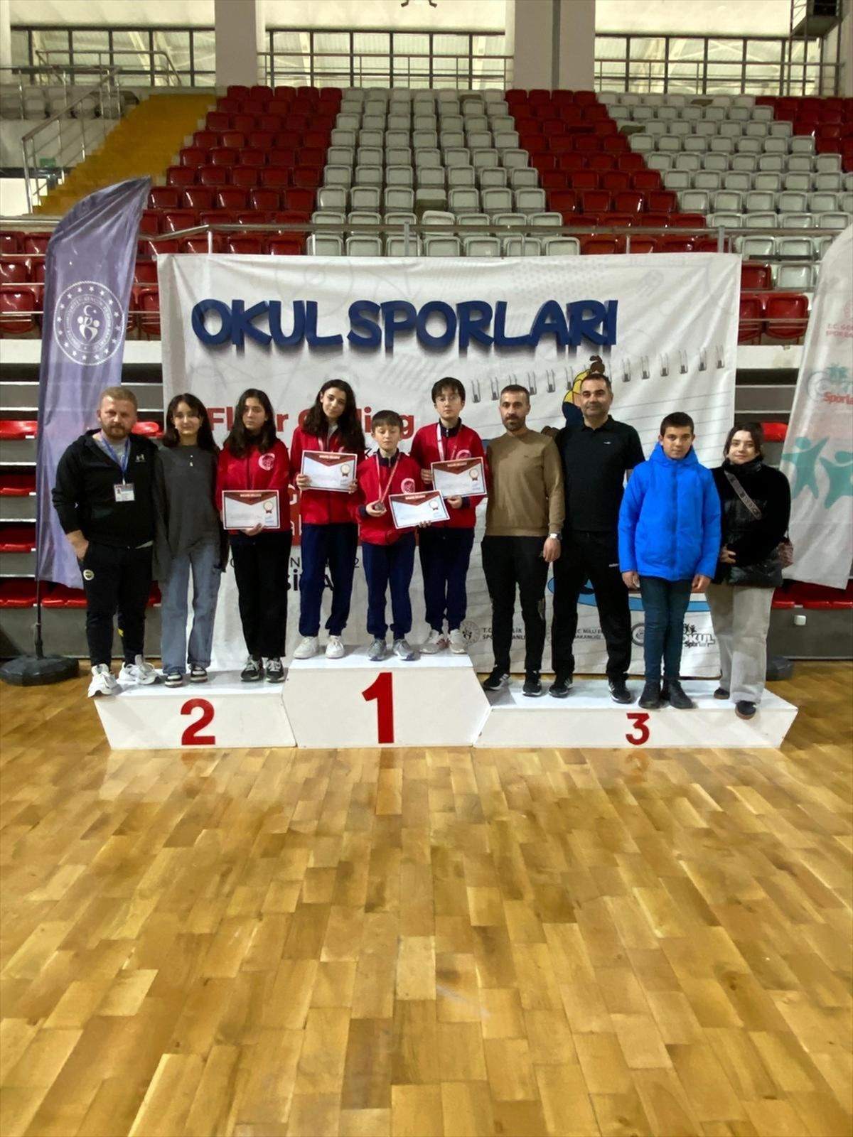 Başçiftlik Ortaokulu öğrencileri floor curlingde yıldızlar bölge müsabakalarına katıldı