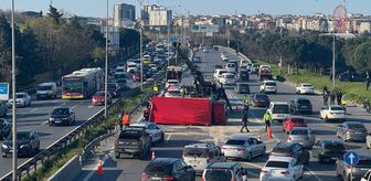 Bayrampaşa'da kamyonet ile otomobilin çarpıştığı kazada 7 kişi yaralandı