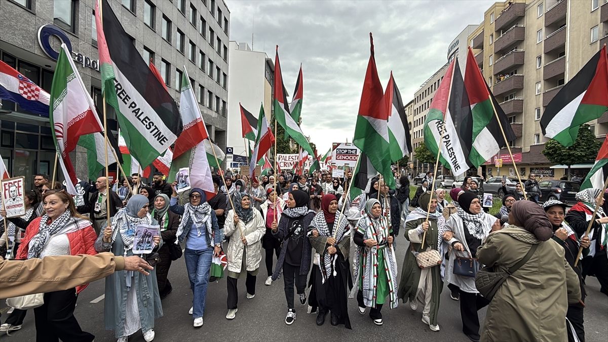 Berlin'de Filistin'e destek gösterisi düzenlendi